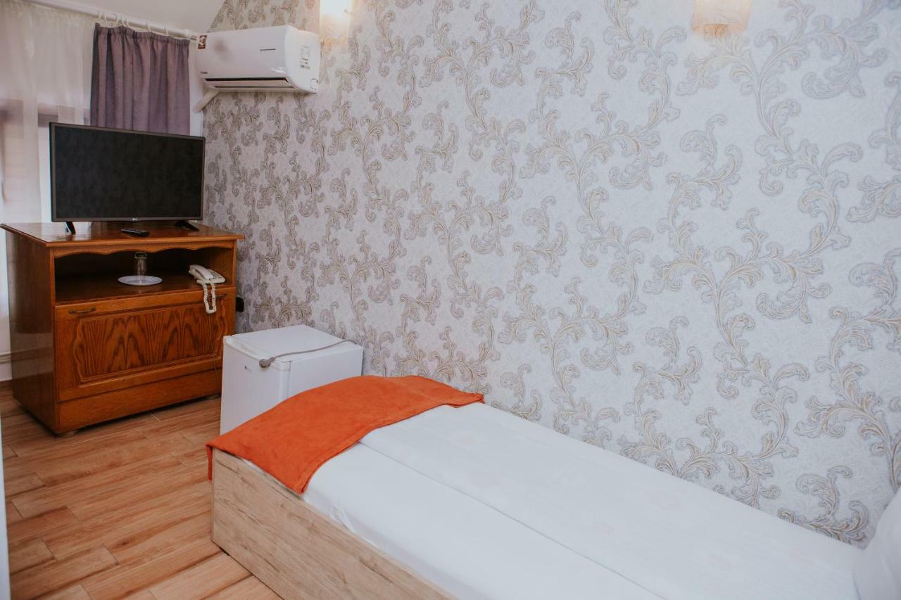 Hotel-Restaurant Milenium Salonta المظهر الخارجي الصورة