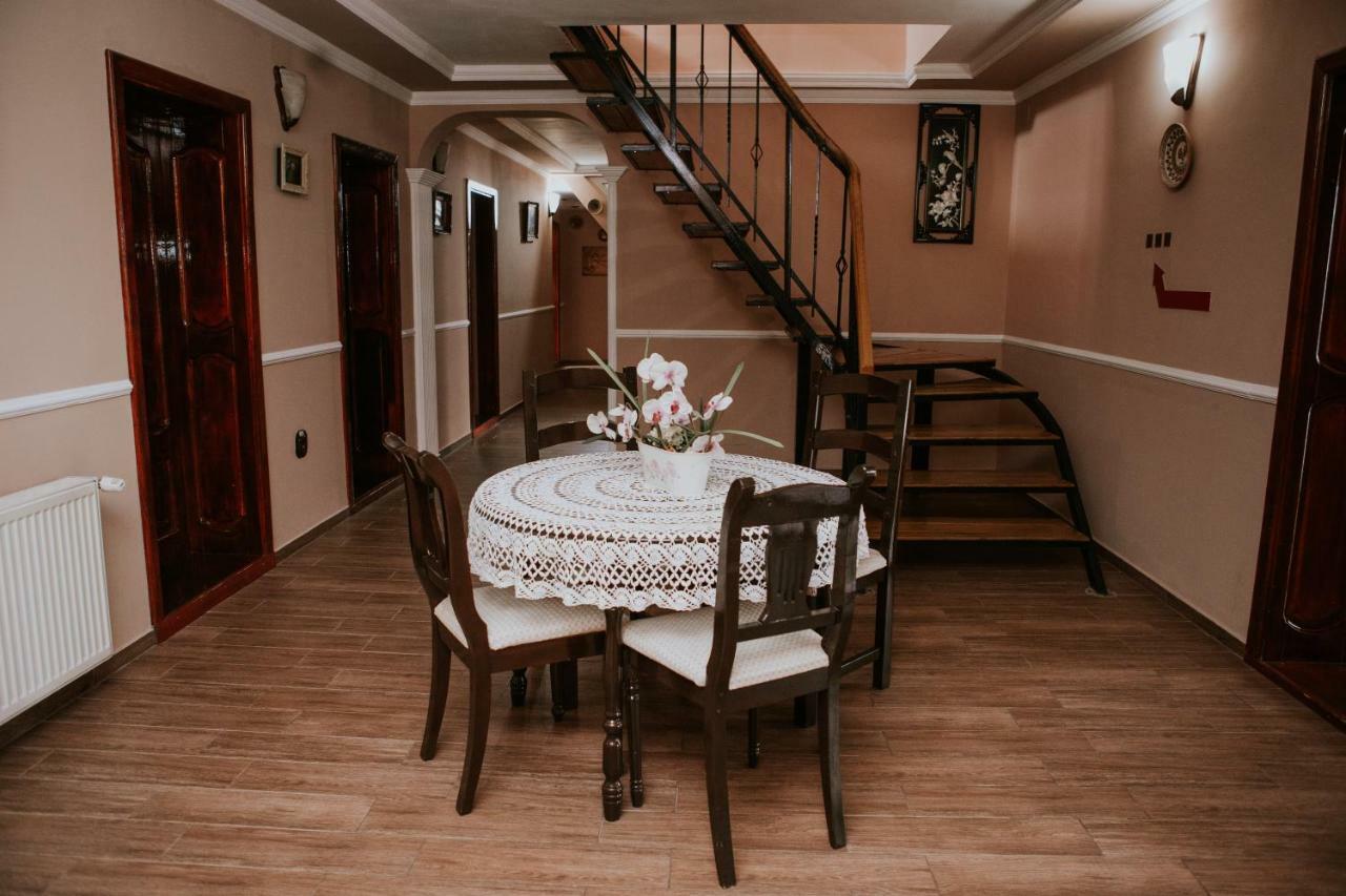 Hotel-Restaurant Milenium Salonta المظهر الخارجي الصورة