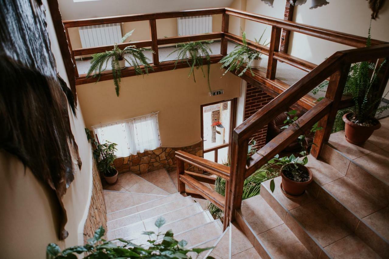Hotel-Restaurant Milenium Salonta المظهر الخارجي الصورة