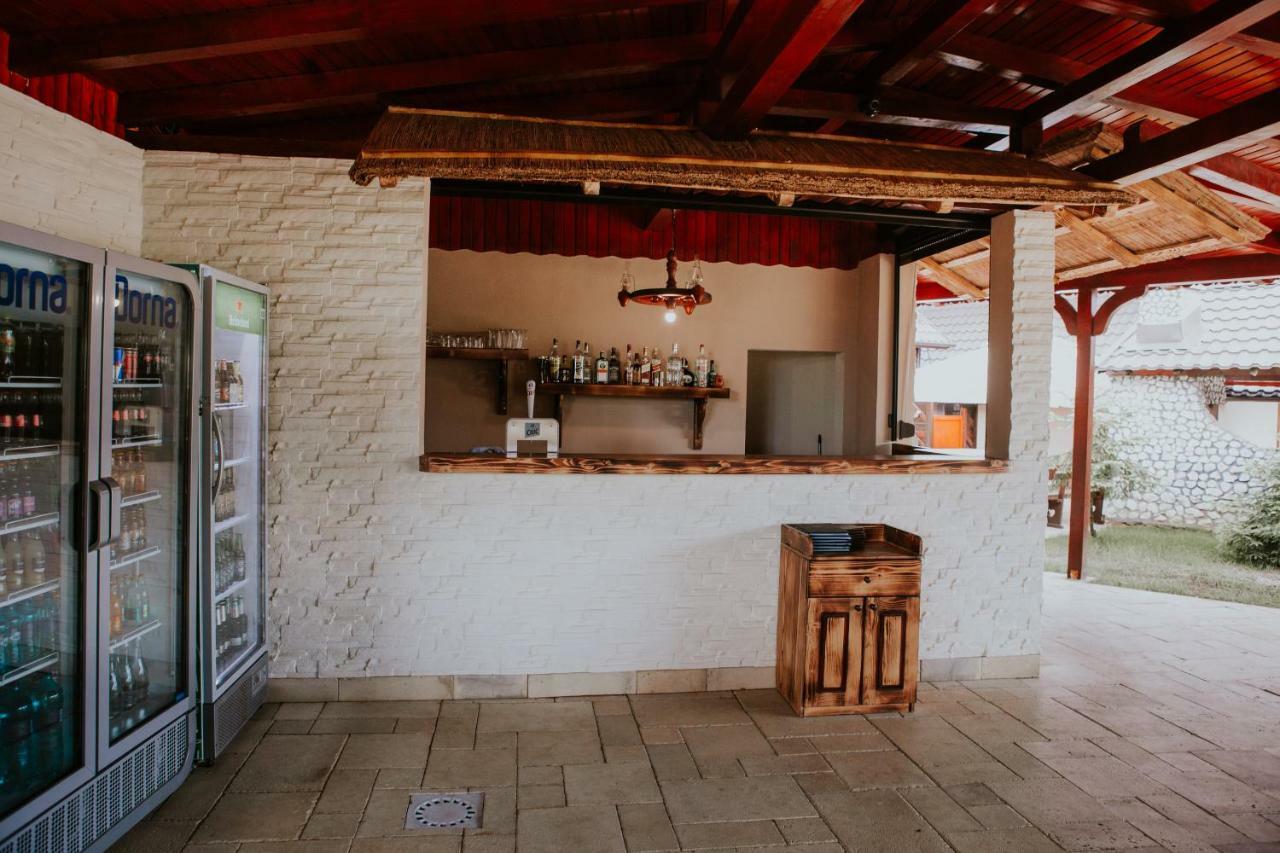 Hotel-Restaurant Milenium Salonta المظهر الخارجي الصورة