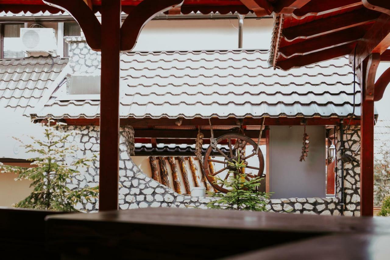 Hotel-Restaurant Milenium Salonta المظهر الخارجي الصورة